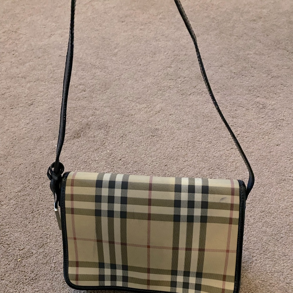 Burberry purse